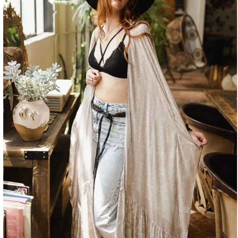 125. LAST 1! Stunning Maxi Long Flowy Prairie Oversized Bohemian Paisley Kimono - Picture 2 of 6